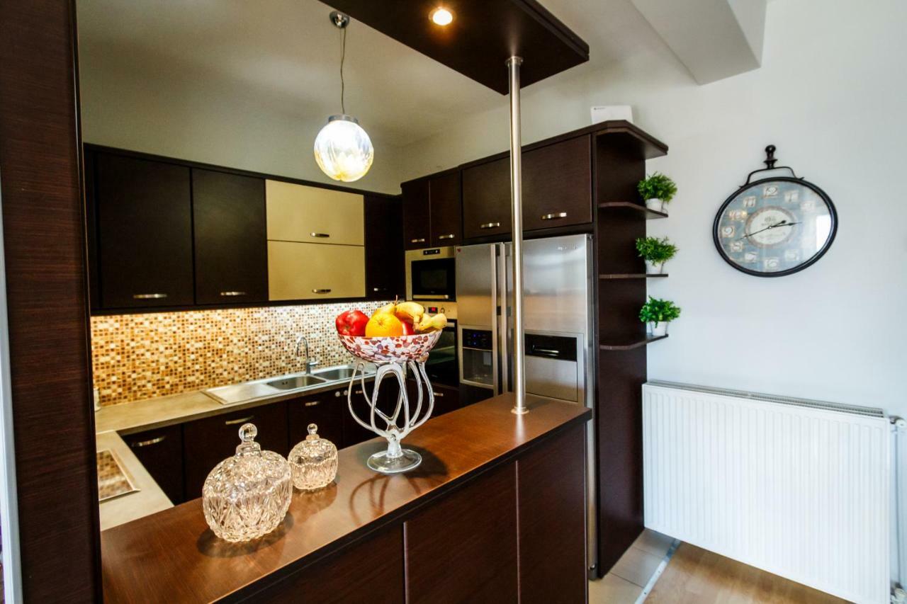 Teo Vivi Maizonette Apartment ไซคิย์นธอสทาวน์ ภายนอก รูปภาพ